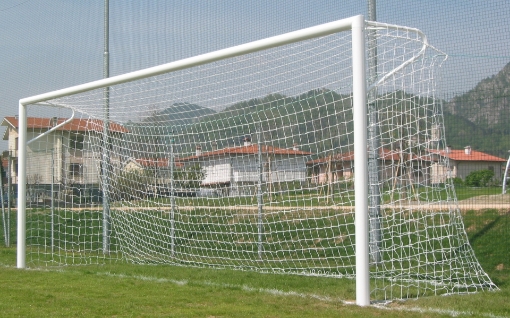 Slika Fiksni aluminijast nogometni gol 7,32 × 2,44 m z vključeno mrežo — VI 5905